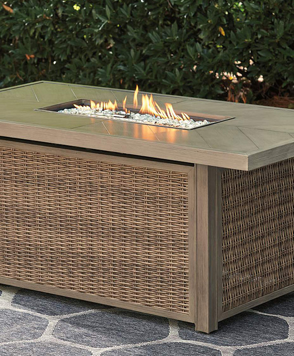 Outdoor Dining Tables